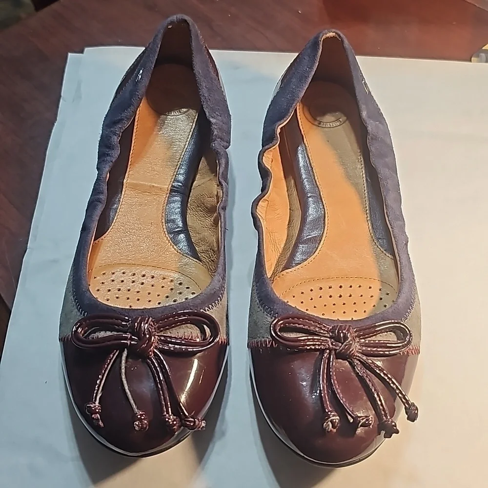 Women's Nuture Slip-on Flats NWOT